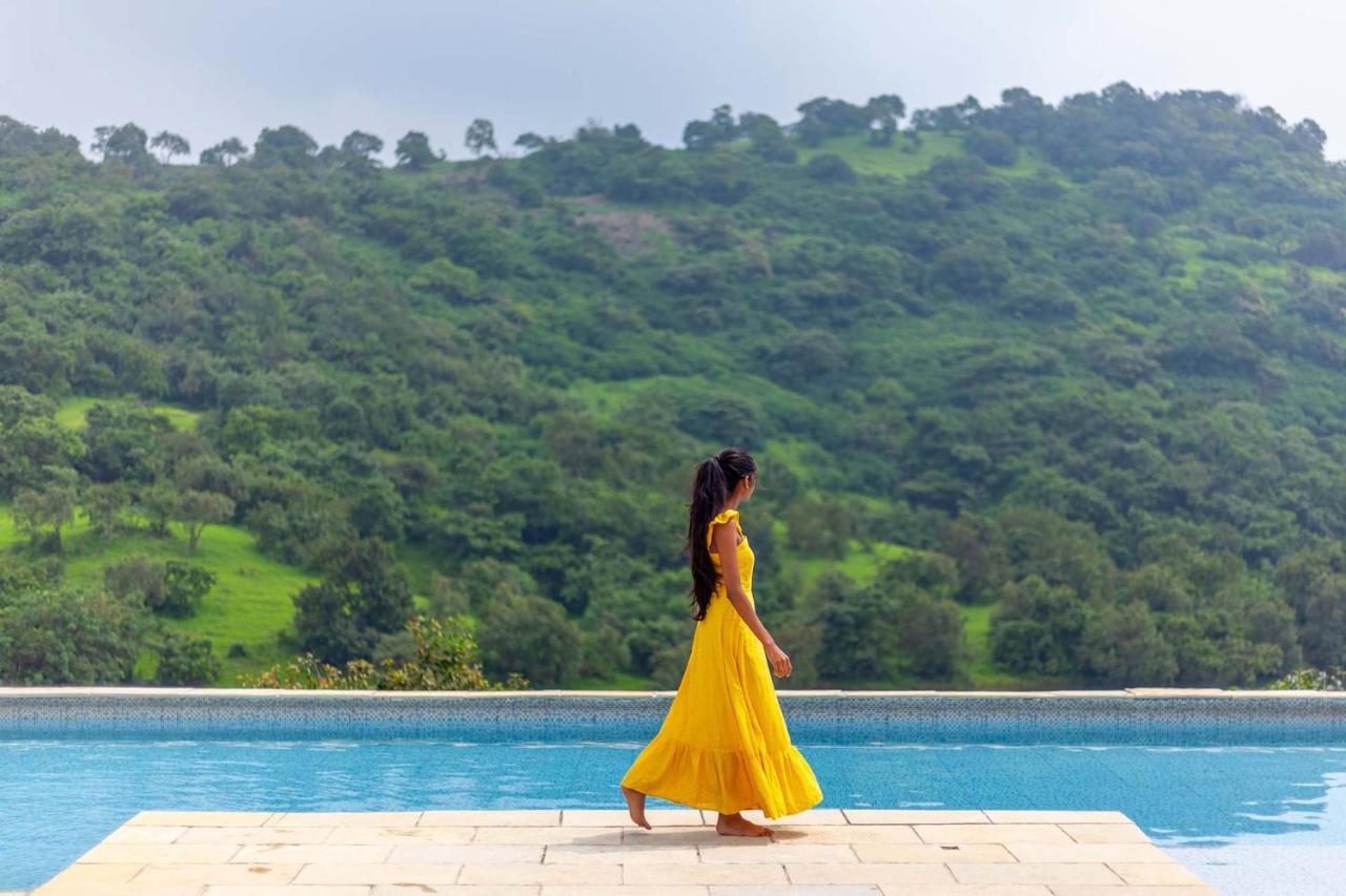 Stayvista'S Shivom Villa 12 - A Serene Escape With Views Of The Valley And Lake لونافالا المظهر الخارجي الصورة