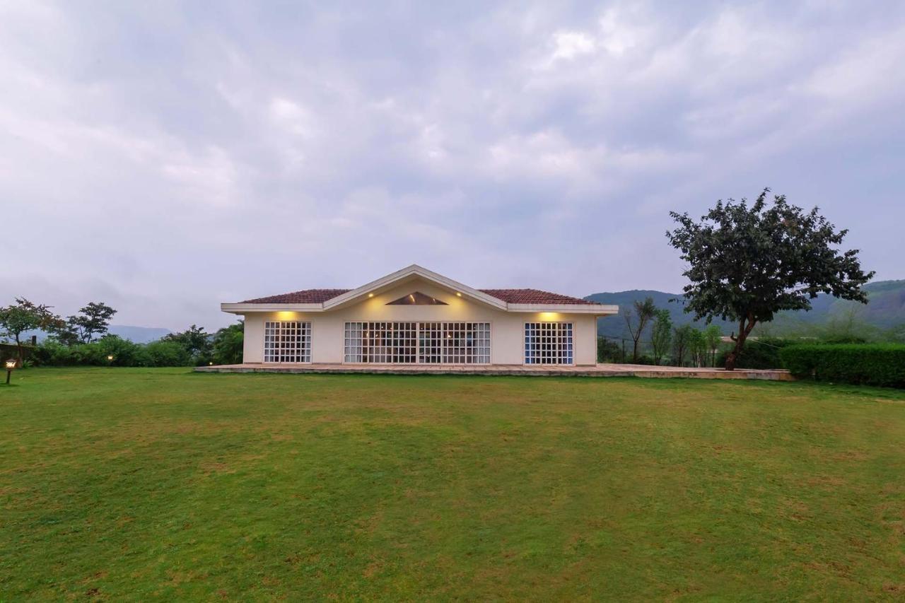 Stayvista'S Shivom Villa 12 - A Serene Escape With Views Of The Valley And Lake لونافالا المظهر الخارجي الصورة