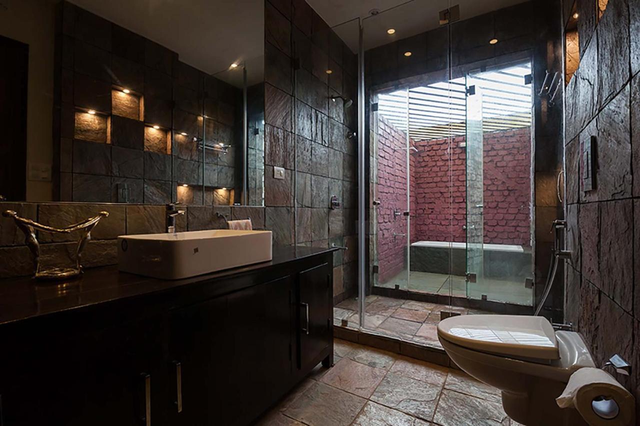 Stayvista'S Shivom Villa 12 - A Serene Escape With Views Of The Valley And Lake لونافالا المظهر الخارجي الصورة