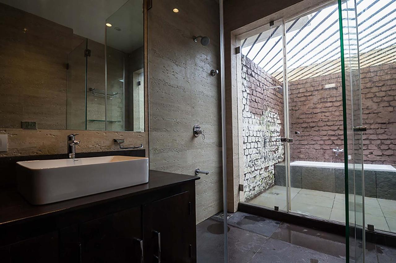 Stayvista'S Shivom Villa 12 - A Serene Escape With Views Of The Valley And Lake لونافالا المظهر الخارجي الصورة