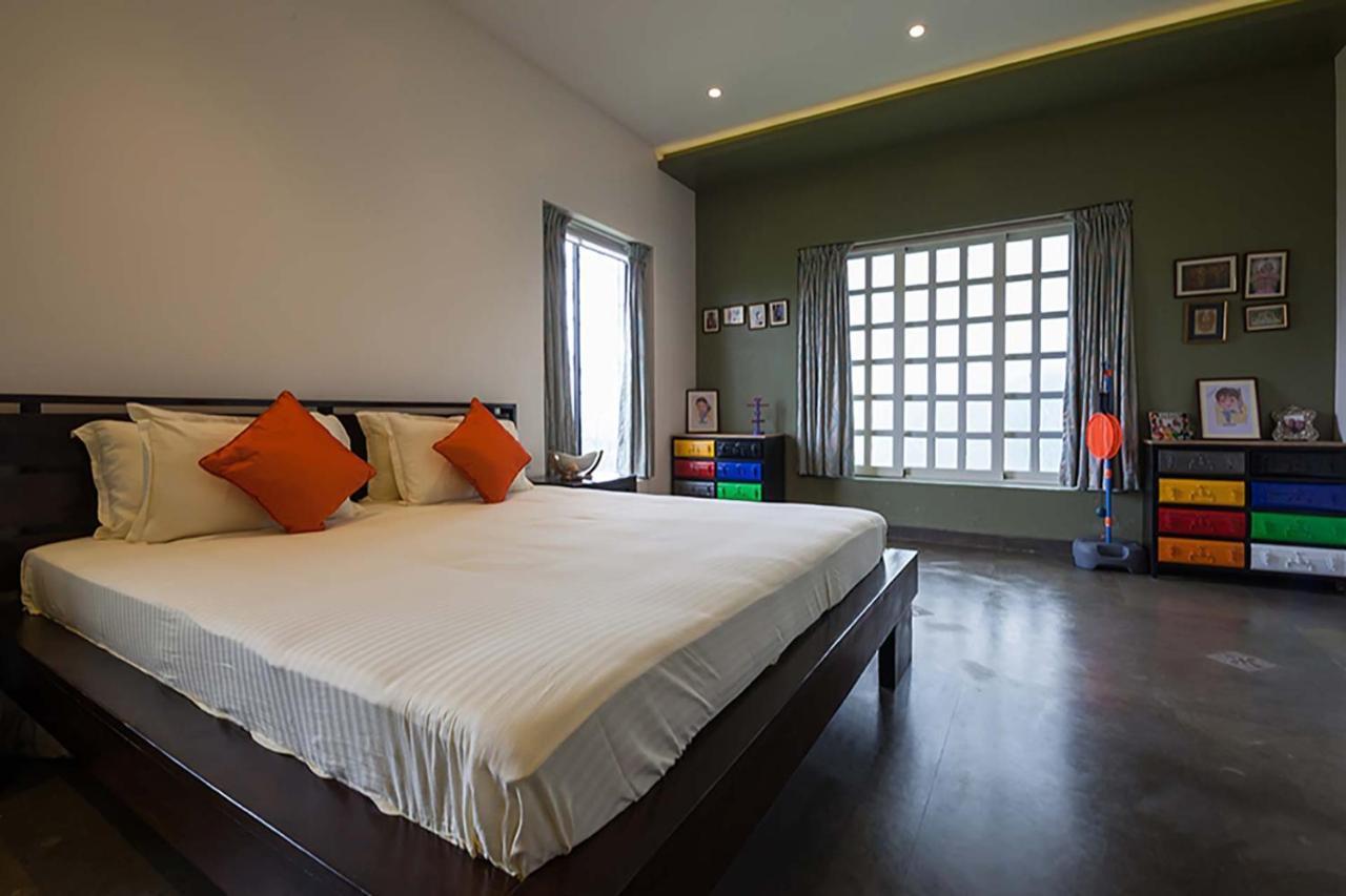 Stayvista'S Shivom Villa 12 - A Serene Escape With Views Of The Valley And Lake لونافالا المظهر الخارجي الصورة
